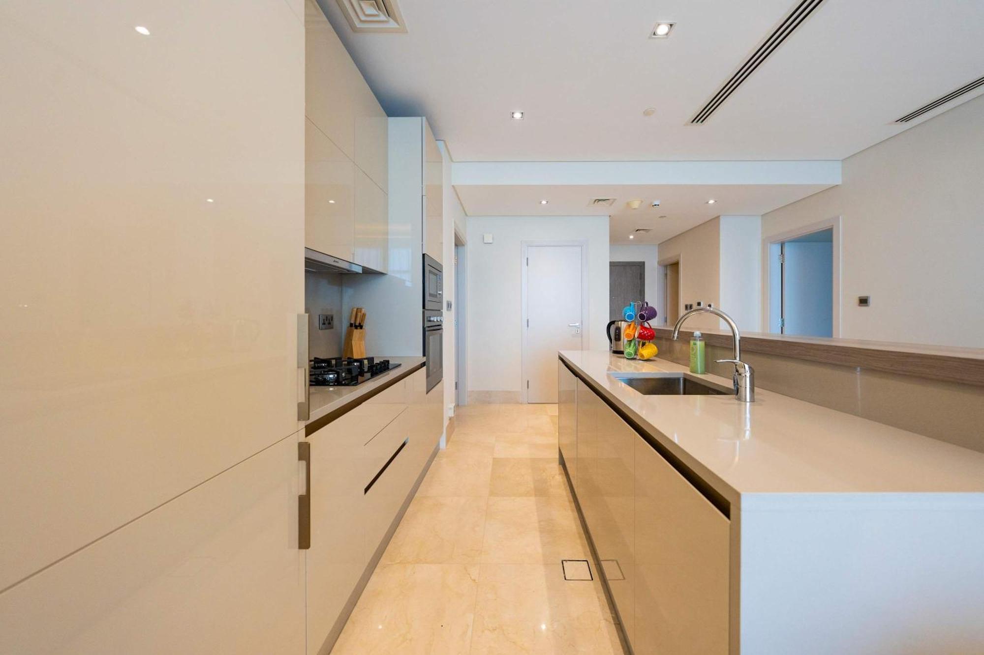 Spacious Beachfront 2 Bedroom Apartment - The 8 Dubai Dış mekan fotoğraf